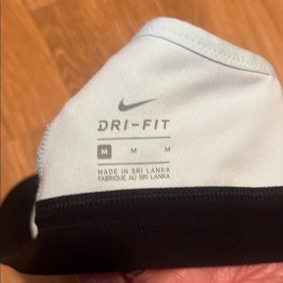 Nike Blue and Black Sports Bra with Moisture-Wicking Fabric medium - Picture 3 of 3